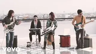 Coconut Sunday - Slap me [Lyric video]