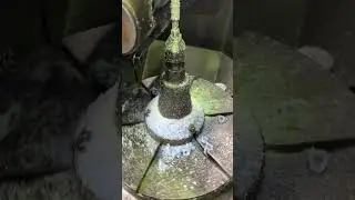 まだまだ暑いので切粉が涼しげなナイロン歯切りです‼️