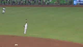 Hechavarria robs Santiago with stellar grab