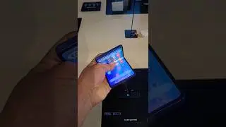 Samsung Galaxy Z Flip 7 Try it in your hand ✋️ amazing feel and slim phone very interesting look 🥳