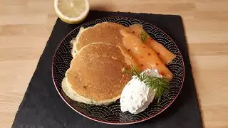 Pancakes aux herbes fraîches, saumon fumé et crème fouettée au citron #242