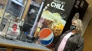 Blue Springs Pizza Hut Drama | Karen Confrontation