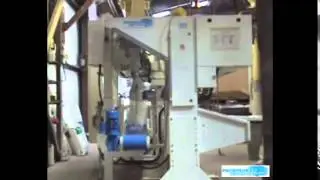 Plastic particles packaging machine