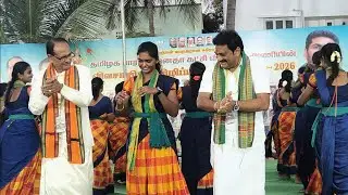 ShivrajSinghChouhan Minister of Agriculture and Farmers Welfare of India with ValliKummi Dance Team 