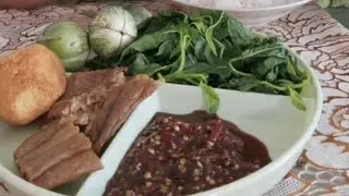 Bayam rebus,combro,terong lalap, ikan asin sambal dadak+nasi #lalapan #indonesianfood #foodlovers 