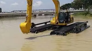 Экскаватор-амфибия Komatsu