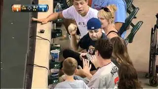 2011/08/22 Fan interferes on foul ball