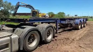 O PHEE Tri Axle Skel Trailer On Air