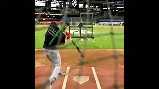 Mookie hinges at the hip, leaning forward toward the plate at heel strike.