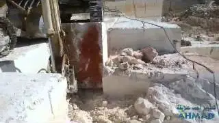 جانب من عمل مقالع الحجارة في الخليل