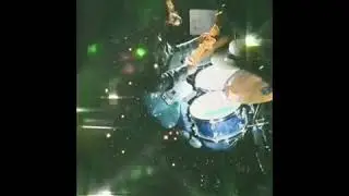 Kononykheen guitar. Supro amp. Odery drums. Improvisation - playing guitar & drums simultaneously