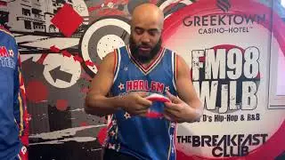 Harlem Globetrotter El Gato with new teammate DrDarrius