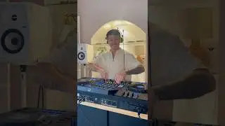 😅😅😅 idea @larrylokane #dj #djs