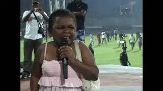 Aki & Pawpaw funny stage performance.