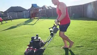 Greensmaster Flex 21 mowing