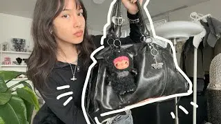 ASMR ☆ WHATS IN MY BAG (whispers, tapping,&hellip;)