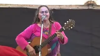 Debbie Bowen - Saunders   Circle Game