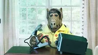 ALF Calling His Malmac Friends