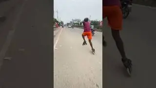 Sprint in traffic #skating ✌🏻😱professtional inline skate#professional #inlinesk⅚ate#lindianskate