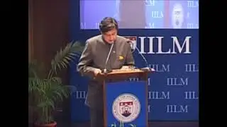 IILM Global Thinker Award 2010 to Dr. Shashi Tharoor