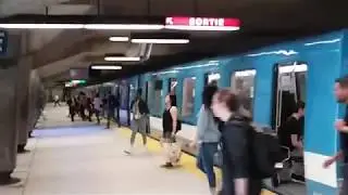 Station Peel (xi - & station McGill [vi])