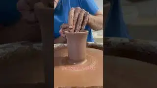 #pottery #potteryclass #studiopottery #potteryvideo #potteryprocess #ceramics #howtothrow