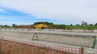 東埼玉道路 松伏町田島の舗装工事を間近に望む202511