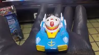 Gundam RX 78-2 Tomica diecast car