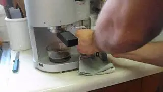 Making a Latte on Gaggia Carezza | Bad Bottomless Extraction