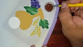 pintando servilleta primera comunión.