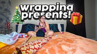 Miranda Roman Wraps Christmas Gifts | Vlogmas Day 20