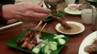 How to eat satay chicken