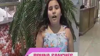 Vlog na piscina de bolinhas gigante -Bruna Sanches