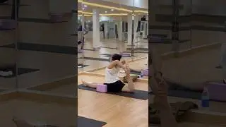 Front split with Backbend #frontsplit #yoga #sports #yogaskills #trending #yogaflow #yogagirl #gym