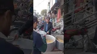 Food Distribution in Lahore #ramzan #shorts #lahore #pakistan