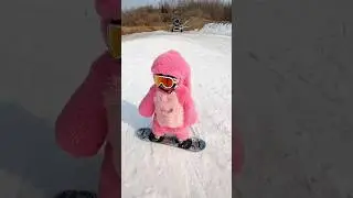 ICE SKATING #viral #imut #viralvideo #bayimandiri #cute #dance #fyp #fypシ