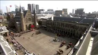 Veel belangstelling voor de rijtoer door Den Haag