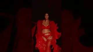 Yumi Nu SERVING Drama in Every Stitch ✨ VS Fashion Show 2025 Iconic Moment
