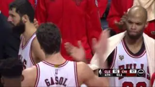 Pau Gasol blocks LeBron James: Chicago Bulls vs. Cleveland Cavaliers