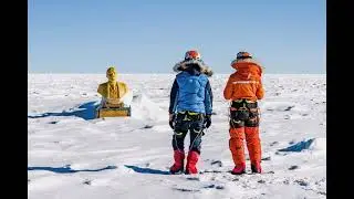Антарктическая экспедиция собирает важнейшие климатические данные с помощью кайтсерфинга.