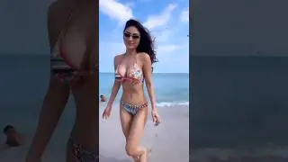 So Hot Girl In Sea Beach 🏖️⛱️ ⛵ #seabeach #goa #maldives #hotgirl #ytshorts #shorts