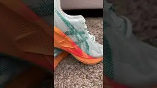 Unboxing of the new Asics Novablast 5