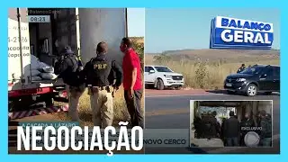 Mulher e sogra tentam negociar rendição de Lázaro Barbosa