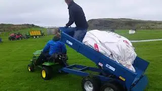 The Grass lads with Stephen Murray have more fun.