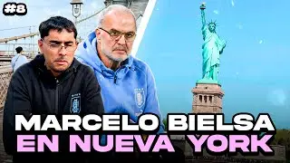 Marcelo Bielsa caminando por Nueva York