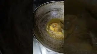 Roi fresh fry in the hot Oil Village food