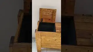 Compostera de madera reciclada