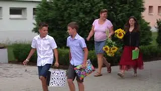 Kralupy TV: Školáci si převzali vysvědčení (1. 7. 2018)
