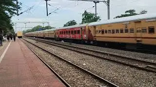 Twin Tone Honking Thunderbolt WAP4 skips Kazhakootam | Tvc-Guv Intercity Express | #indianrailways