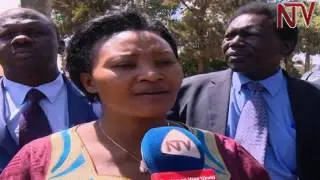 Leader of opposition Winnie Kizza visits Kizza Besigye in Luzira prison